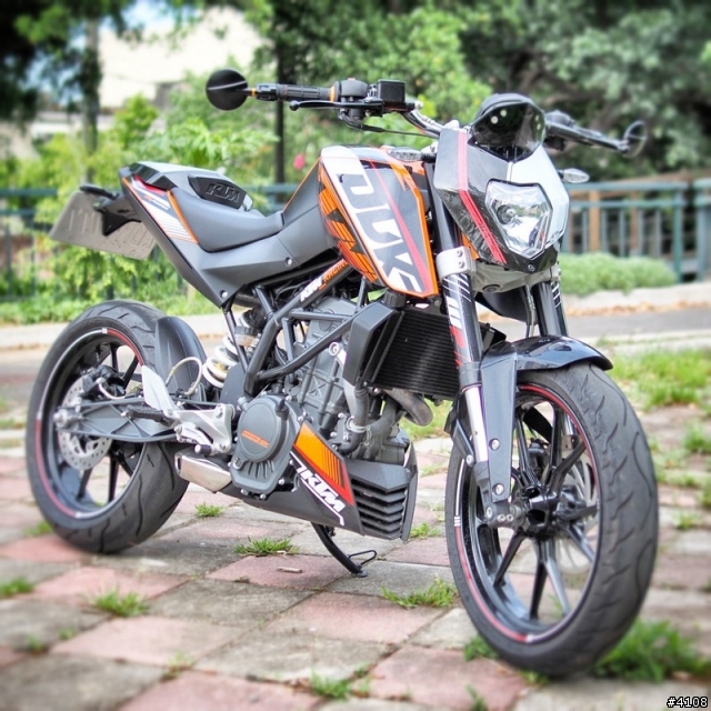 輕巧暢快的都市遊俠 - KTM Duke 200