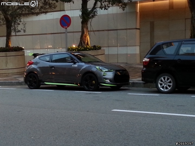 我把Veloster的輪圈噴上Plasti Dip後...