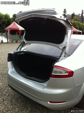 2014 Mondeo TDCi 豪華型，開箱。圖多字多。由Metrostar換成TDCi。