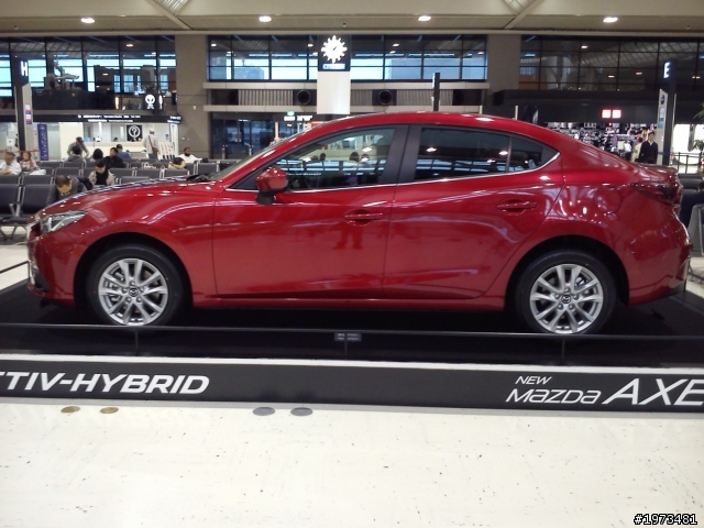 四門版 Narita Airpore 新世代 日規 Mazda AXELA (馬3)