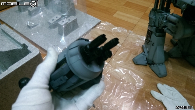 開箱~~~ Hot Toys 機器戰警 ED-209 ~^^~