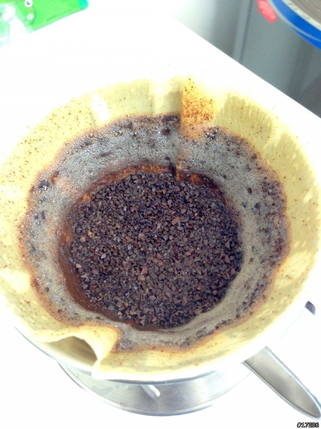 可以請大家幫我看一下手沖完的咖啡泥嗎？(4/9更新，porlex mini調教後)