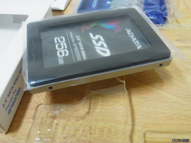 [開箱]M家主控的生力軍~進擊的ADATA Premier Pro SP920 256G