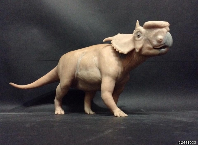 仿真動物～厚鼻角龍