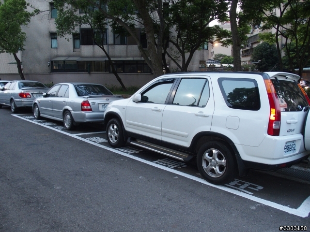 [20140603更新]請問這兩台車是不是警車?
