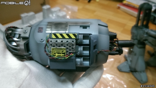 開箱~~~ Hot Toys 機器戰警 ED-209 ~^^~