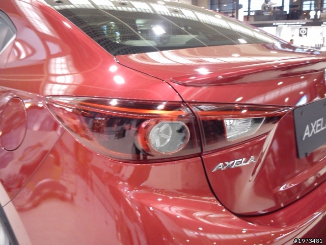 四門版 Narita Airpore 新世代 日規 Mazda AXELA (馬3)