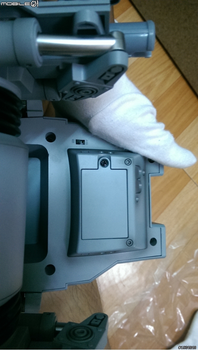 開箱~~~ Hot Toys 機器戰警 ED-209 ~^^~