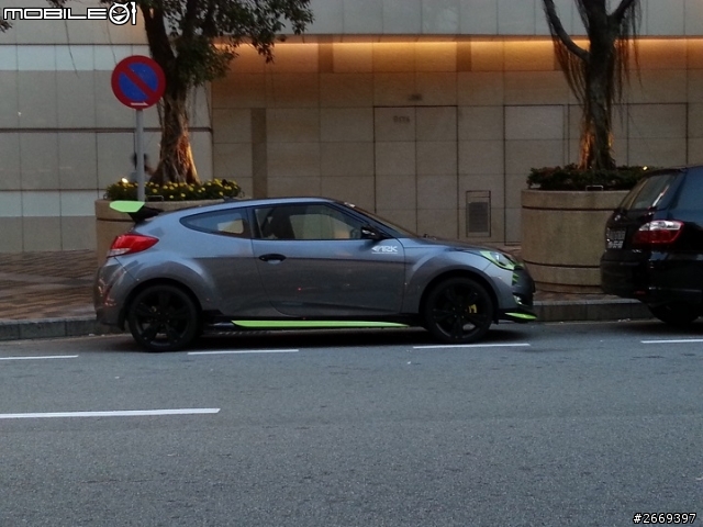 我把Veloster的輪圈噴上Plasti Dip後...
