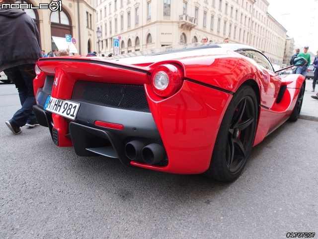 德國街頭巧遇馬王-LaFerrari