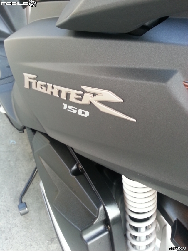 Fighter6 消光灰 騎乘一週心得兼洗車開箱分享