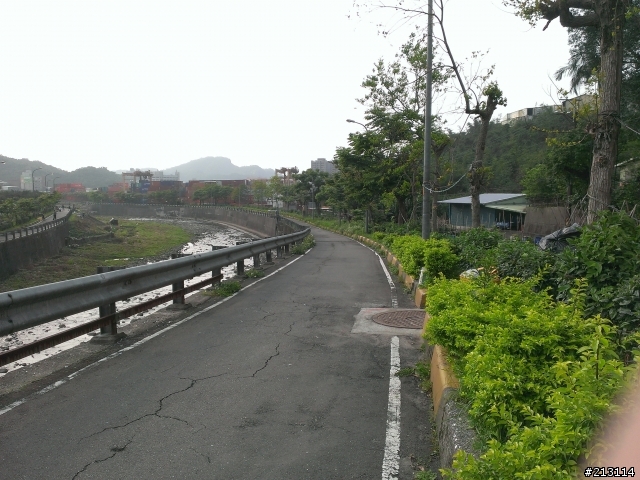 汐止摩天鎮到五堵火車站河濱車道