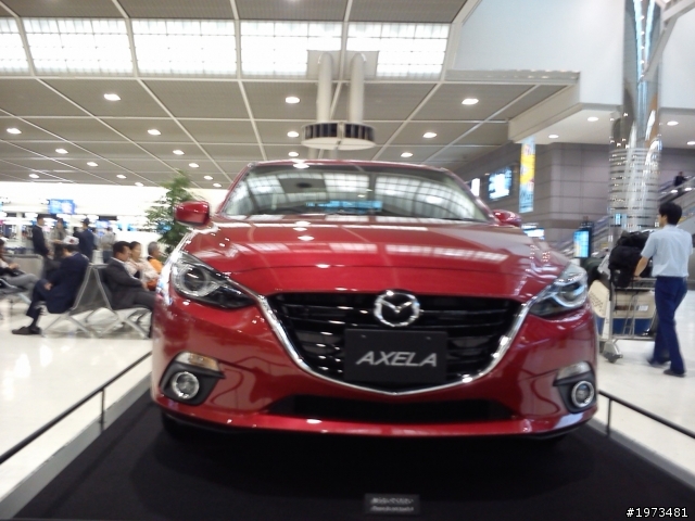 四門版 Narita Airpore 新世代 日規 Mazda AXELA (馬3)