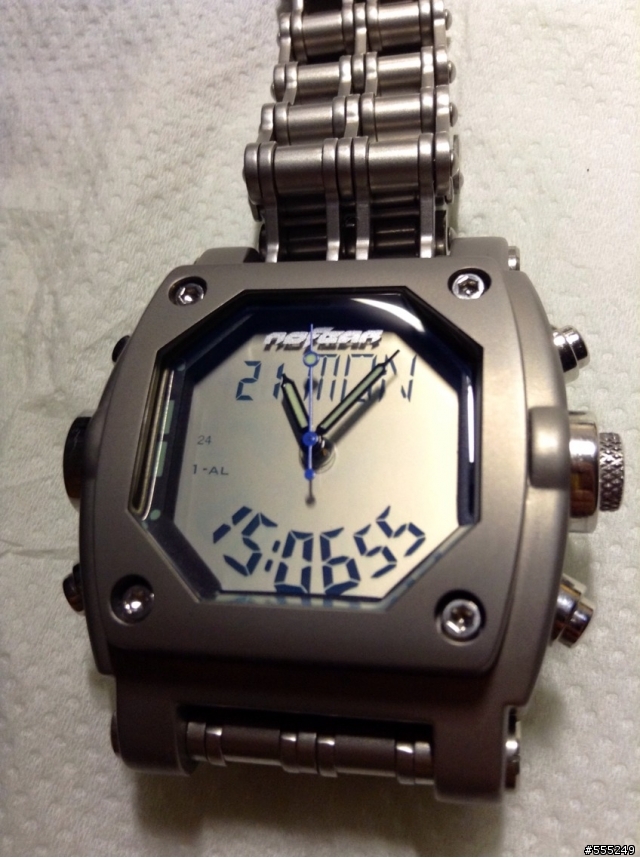 還沒看過有人分享過， Metropola 電子錶