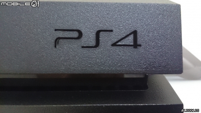 入手了！ＰＳ４簡單開箱！