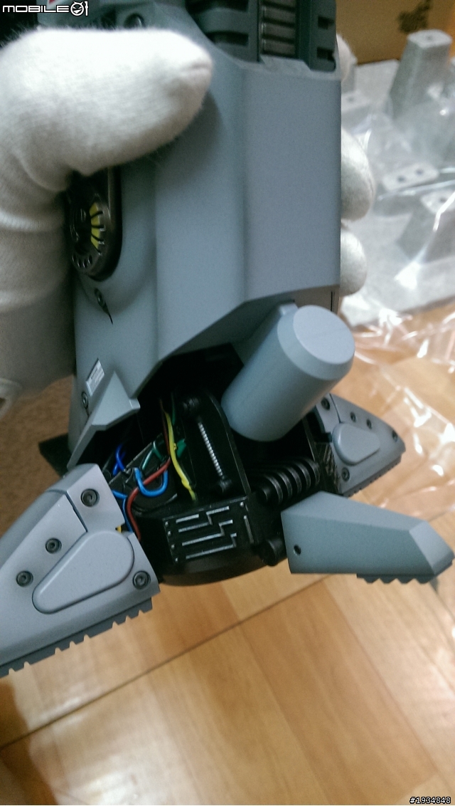 開箱~~~ Hot Toys 機器戰警 ED-209 ~^^~