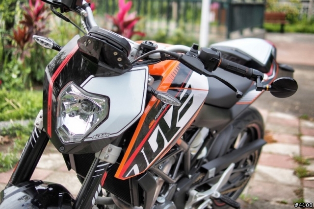輕巧暢快的都市遊俠 - KTM Duke 200