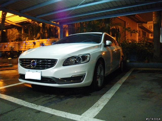 V60 D4  珍珠白 簡單開箱