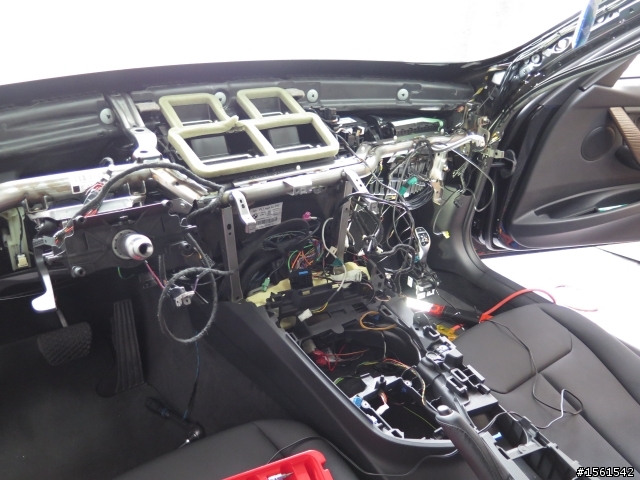 F30 318D 完美升級part4(加裝原廠抬頭顯示系統)
