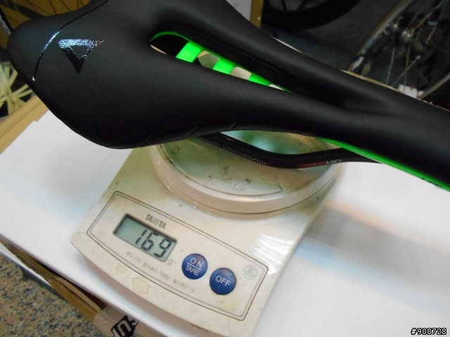 [遲來的開箱]義大利老鷹carrera veleno RN & 義大利astute手工座墊