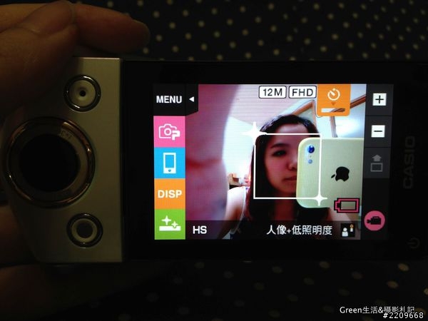 [開箱] 每個女孩都想擁有的夢幻工具，CASIO TR35自拍神器