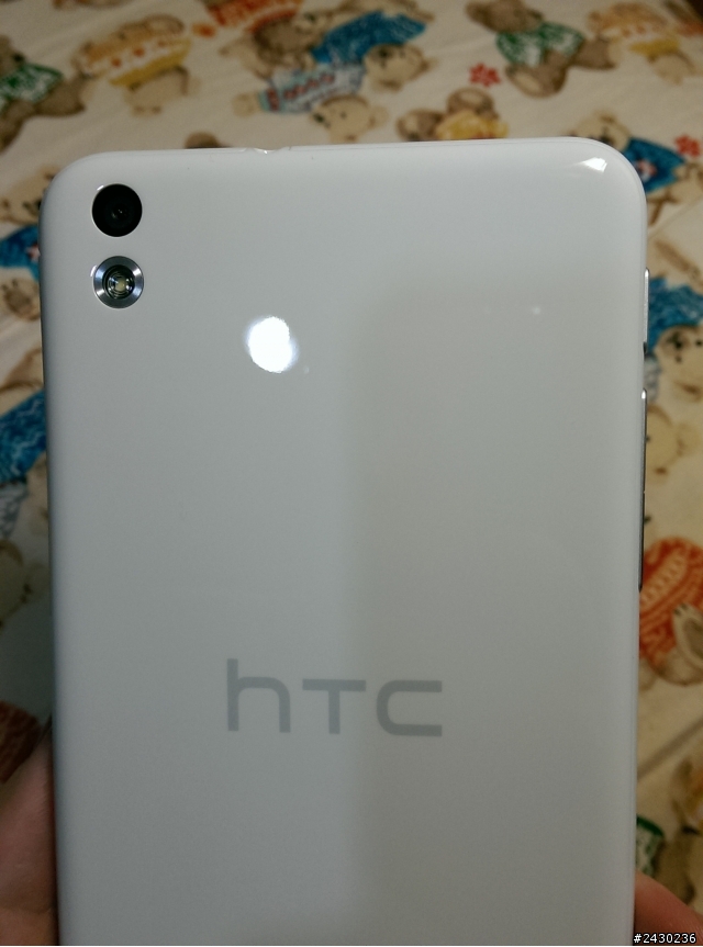 媽媽的DESIRE 816白色終於到手了~~