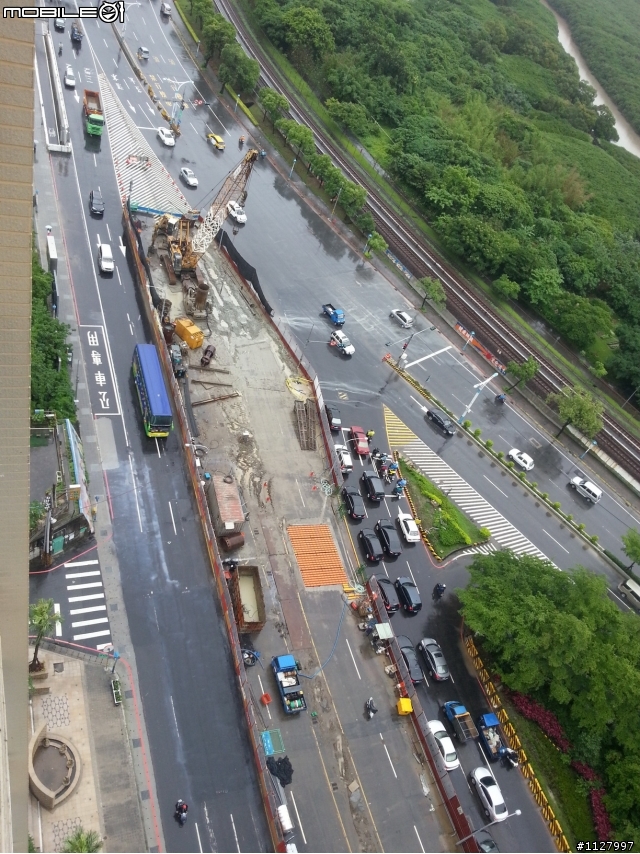 [2015.9.17 照片更新] 淡金路(登輝大道) 輕軌工程進度