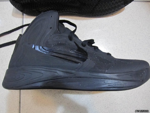 麻煩各位大大~可以幫我鑑定一下 2012 Nike Hyperfuse