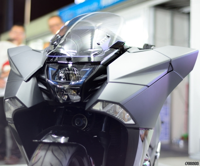 HONDA NM4 奶媽四夜間賞車