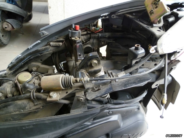 GT125 下雨天發不動及車殼卡榫螺絲裂開維修