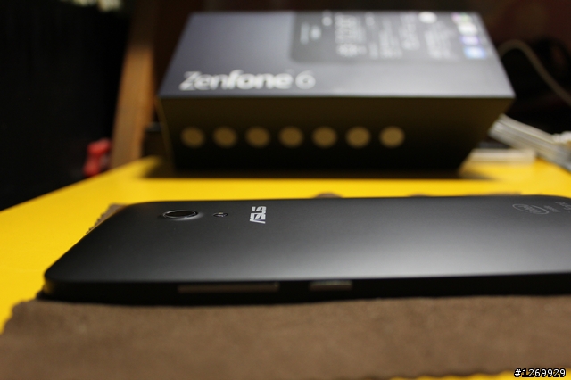 我的黑武士Zenfone 6到貨囉! 來分享純粹"開箱"放毒照^^(圖多)
