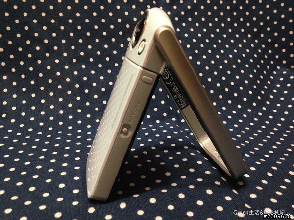 [開箱] 每個女孩都想擁有的夢幻工具，CASIO TR35自拍神器