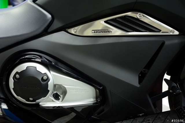 HONDA NM4 奶媽四夜間賞車