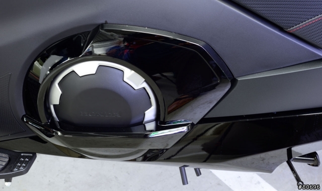 HONDA NM4 奶媽四夜間賞車