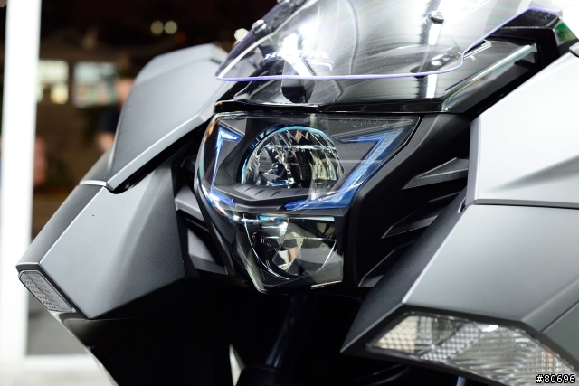 HONDA NM4 奶媽四夜間賞車