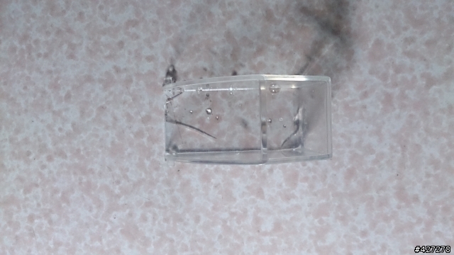 除濕機水箱配件，請問各位?