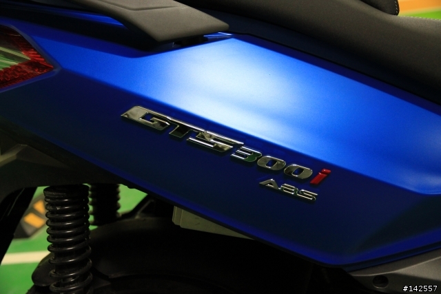 GTS 300i abs 消光藍開箱