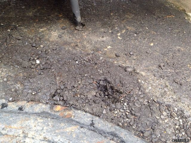 這種草率鋪路品質要跟誰反應？