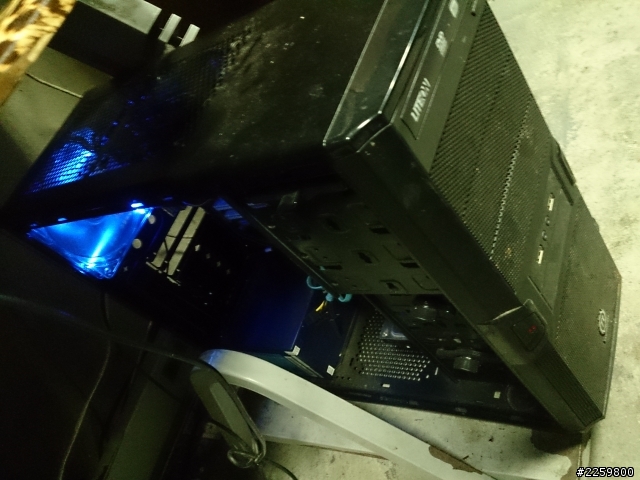 電腦當機 畫面不動 電源供應器斷電