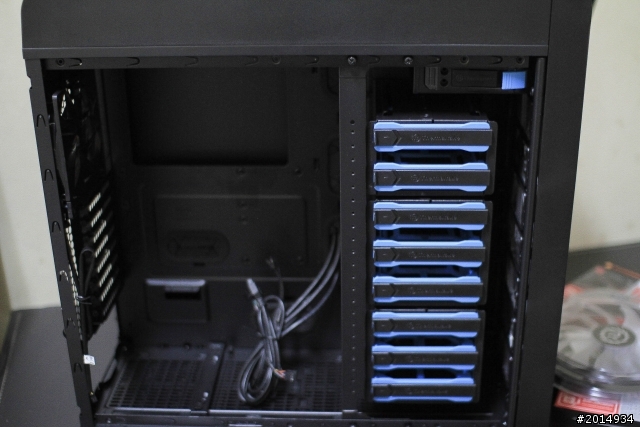 (簡易開箱) 吸塵器 Thermaltake Core V71