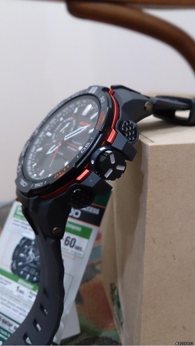 分享：2014 全新 PRO TREK PRW-6000 黑橘登山錶