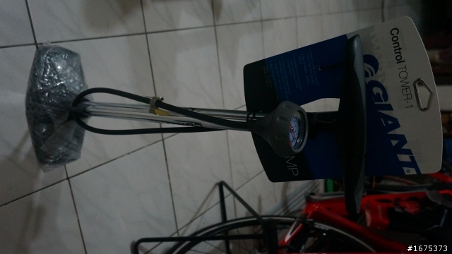 [開箱文]第一款入手公路車，Giant TCR 2。