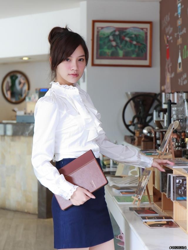 豬哥會社~小惡魔開箱文何其多,你覺得哪位SHOW GIRL最漂亮?