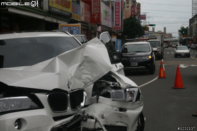 2014/05/13 台中太平中山路 BMW X3車禍