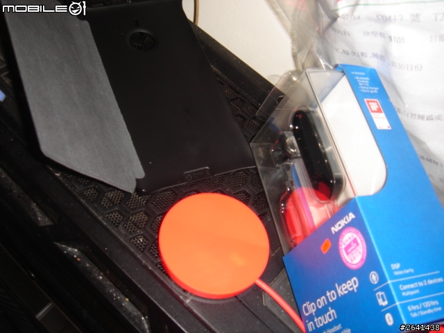 Nokia Lumia 1520 紅色開箱和配件