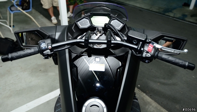 HONDA NM4 奶媽四夜間賞車