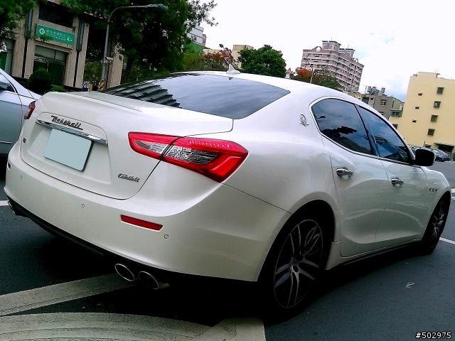 路上很多的Ghibli S Q4