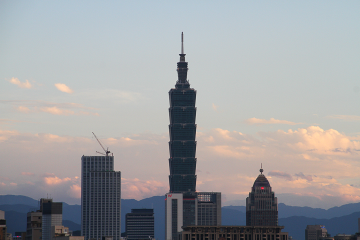 「搶先開箱」Tamron 16-300mm F/3.5-6.3 DiII VC PZD MACRO