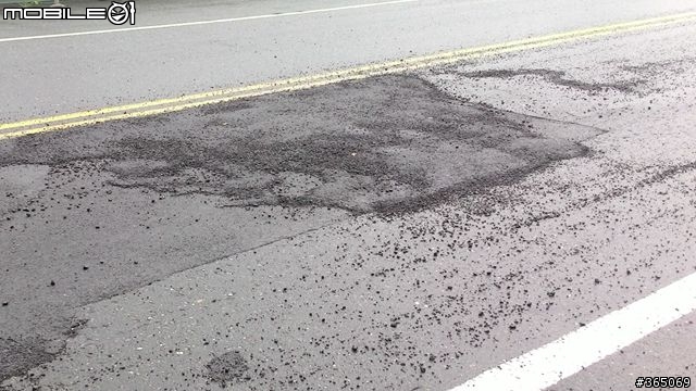 馬路10分鐘前剛補好