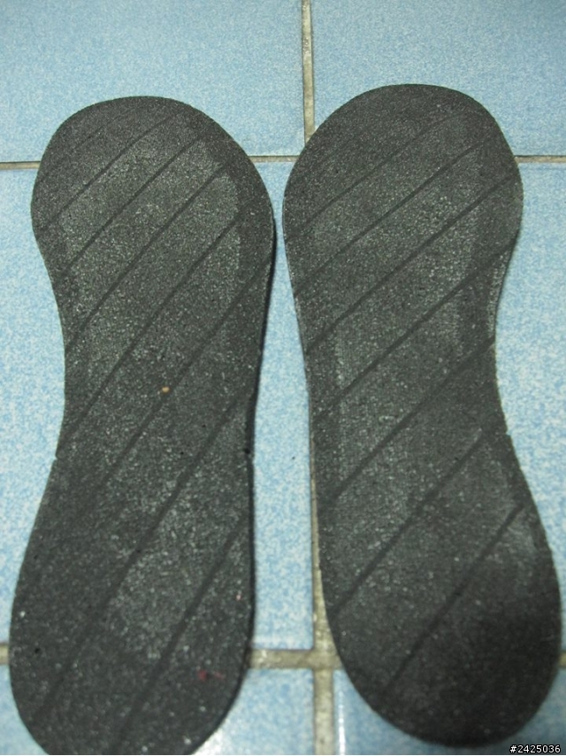 麻煩各位大大~可以幫我鑑定一下 2012 Nike Hyperfuse